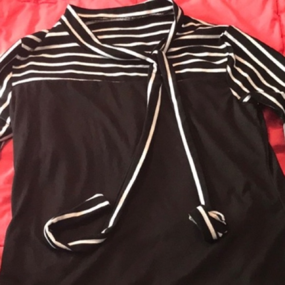 Ladies top long sleeve medium w/ front tie at neck